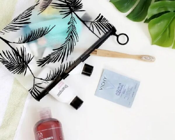 Wholesale Travel Transparent PVC Cosmetic Bag Custom Logo Printing Clear pvc Makeup Bag - Image 3